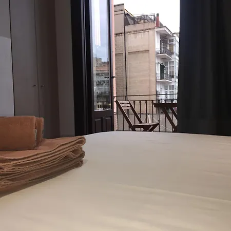 Guest house Hostalin Barcelona Passeig De Gracia 3*